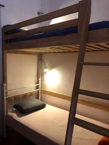 Agreable, Touche Exotique Apartment Carcassonne Bagian luar foto